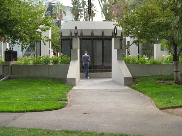 Vietnam War Memorial in Capitol Park. Thumbnail: Vietnam War Memorial in Capitol Park.