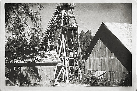 Archive photo of headframe section which has been removed Thumbnail: Archive photo of headframe section which has been removed